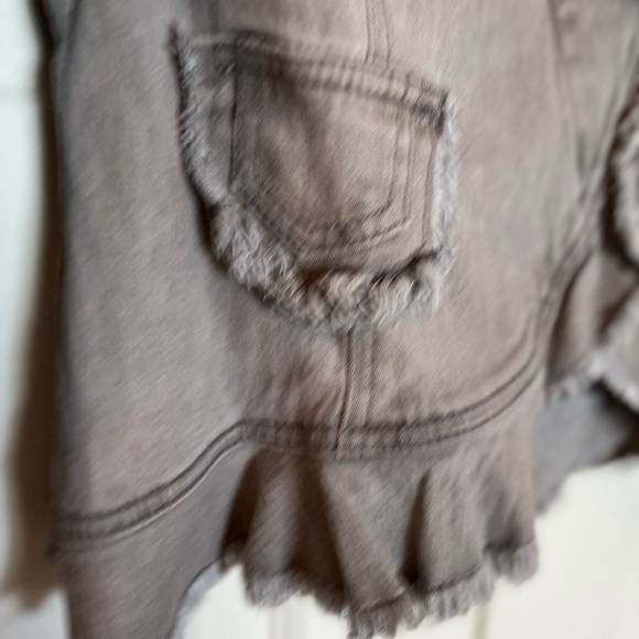 DG2 By Diane Gilman Gray Flower Denim Jacket - Picture 2 of 11